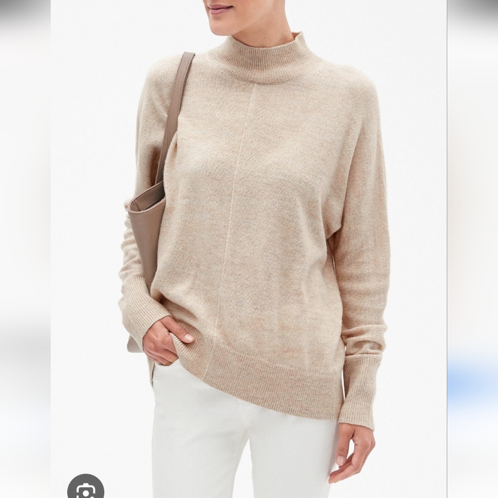 Banana Republic‎ Beige Sweater Size Small